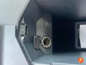 Car image 36
