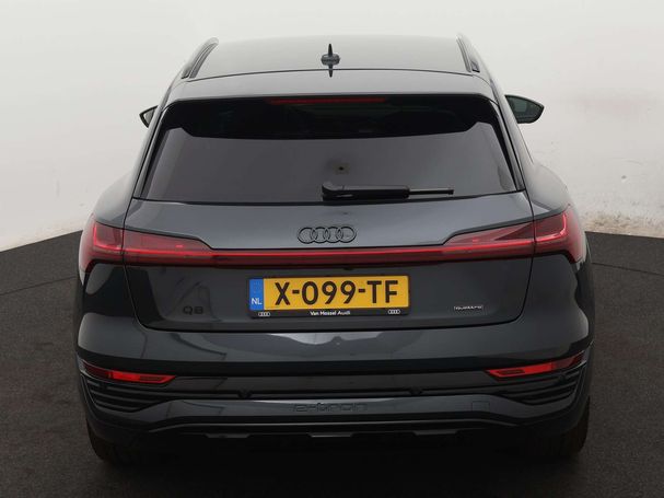 Audi Q8 50 quattro e-tron 95 kWh 250 kW image number 4