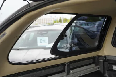Car image 34