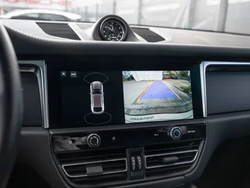 Car image 37