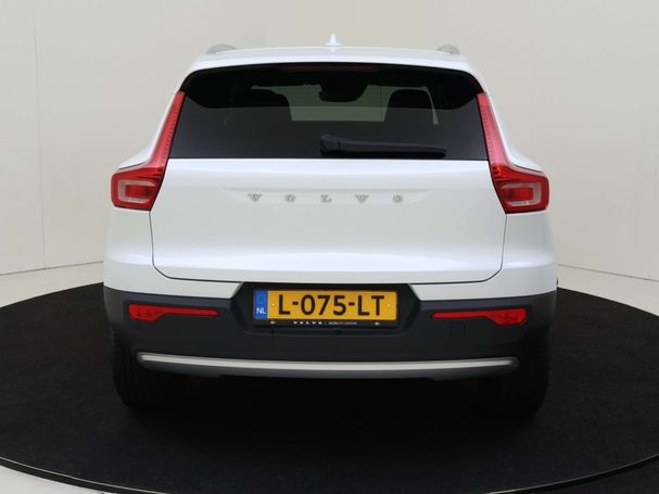 Volvo XC40 T2 95 kW image number 4