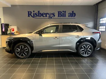 Car image 2