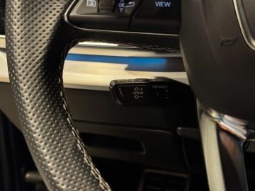 Car image 36