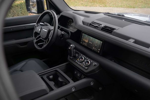 Land Rover Defender 110 3.0 D300 221 kW image number 2