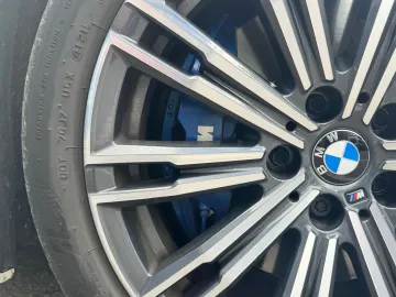 Car image 32
