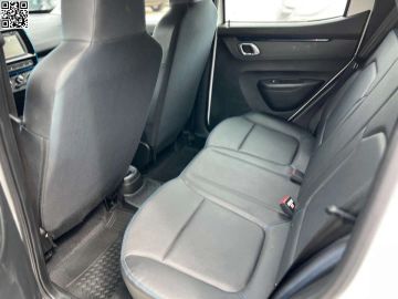 Car image 37