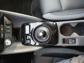 Car image 13