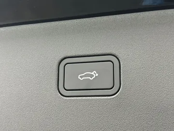 Car image 38