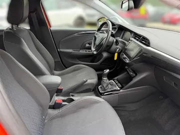 Car image 16
