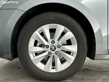 Car image 28