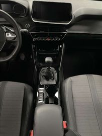 Car image 26