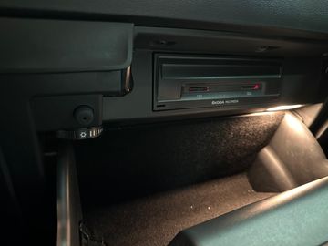 Car image 39