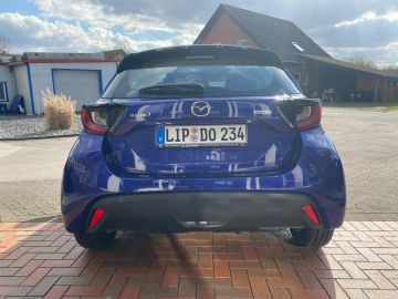 Car image 16