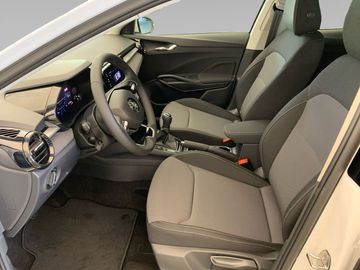 Car image 10