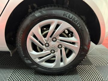 Car image 23