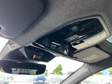 Car image 37
