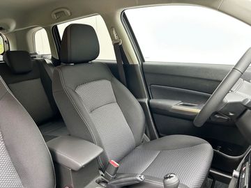 Car image 12