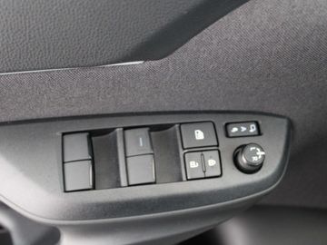 Car image 33