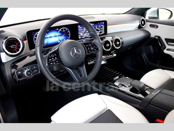 Mercedes-Benz A 180 100 kW image number 17