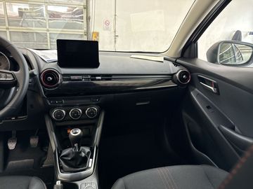 Car image 11