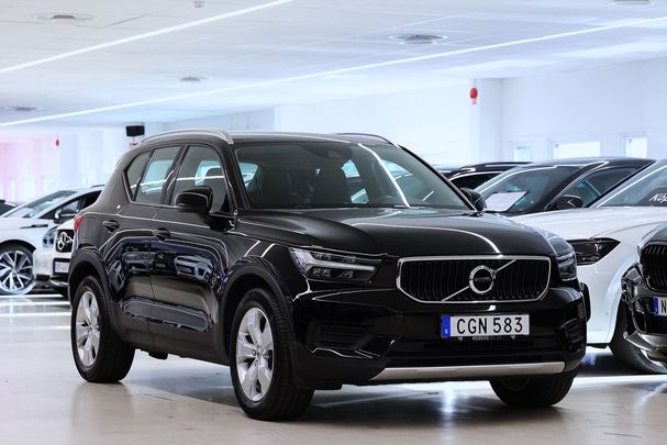 Volvo XC40 D3 Momentum 110 kW image number 6