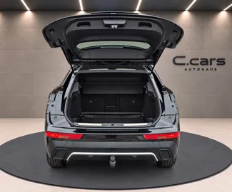 Car image 29