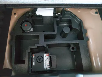 Car image 25
