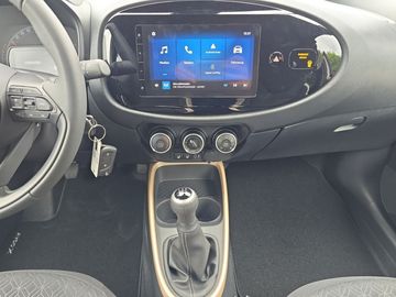 Car image 11