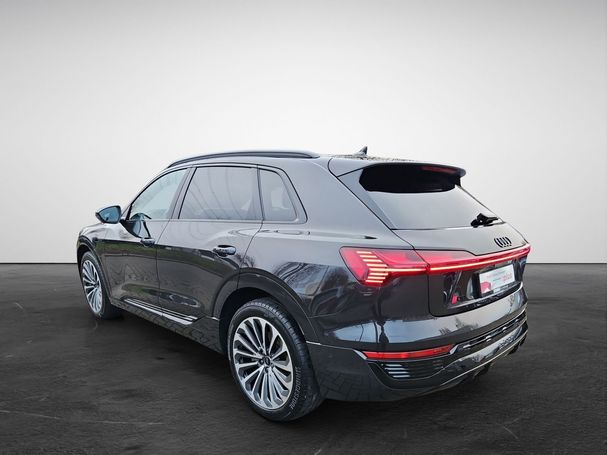 Audi Q8 55 quattro e-tron S-line 300 kW image number 3