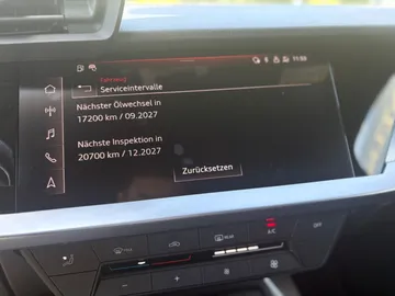 Car image 32