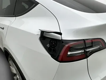 Car image 35