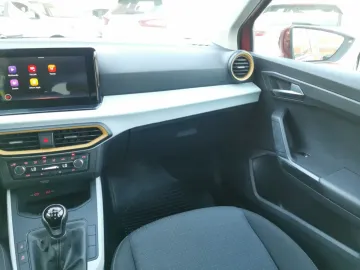 Car image 10