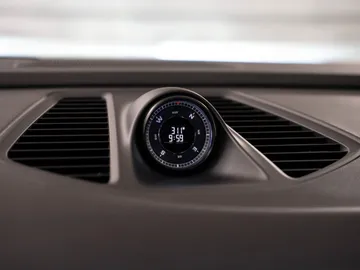 Car image 36