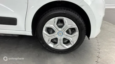 Car image 20