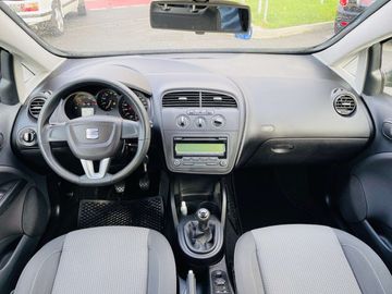 Car image 10