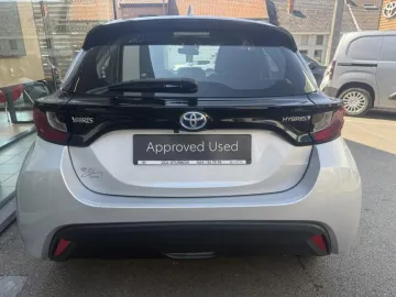 Car image 5