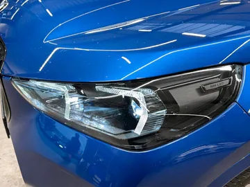 Car image 30