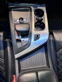 Car image 29