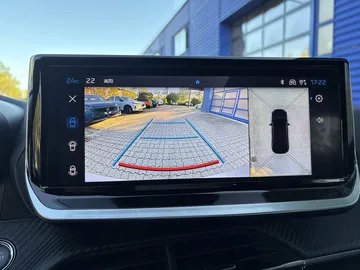 Car image 19