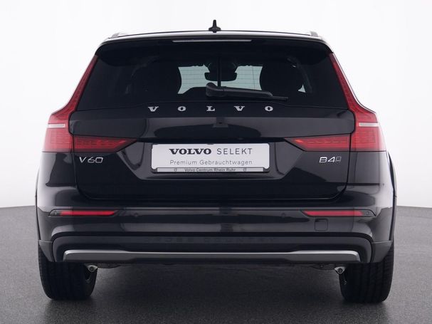 Volvo V60 Cross Country AWD B4 145 kW image number 17