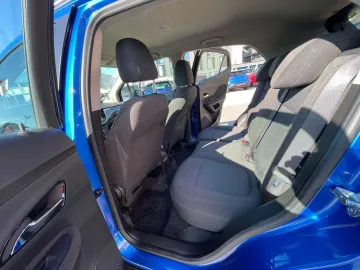 Car image 27