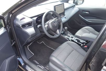 Car image 12