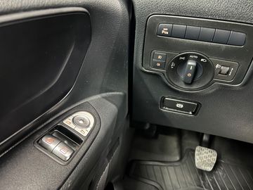 Car image 33