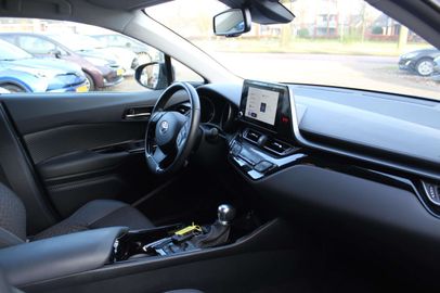 Car image 11