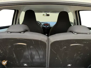 Car image 46