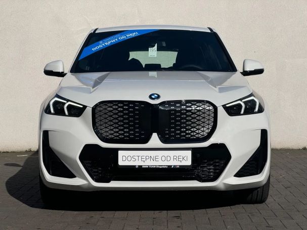 BMW iX1 eDrive20 M Sport 150 kW image number 2