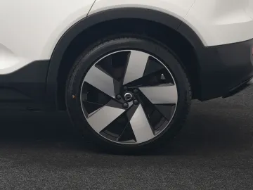 Car image 48