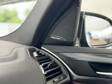Car image 35