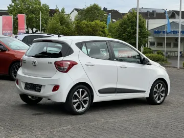 Car image 28
