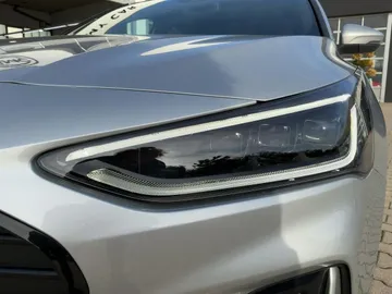 Car image 29